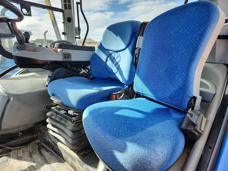 2010-new-holland-t7050-image-28