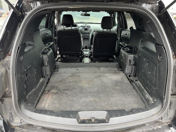 2018-ford-explorer-image-18