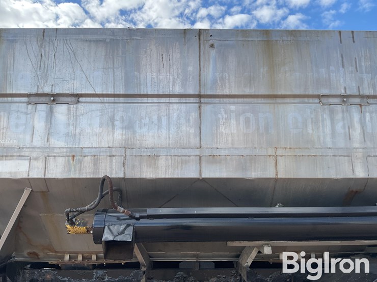 2001-magnolia-trailer-image-10