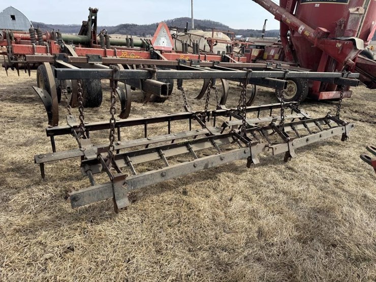 brillion-9-shank-chisel-plow-image-14