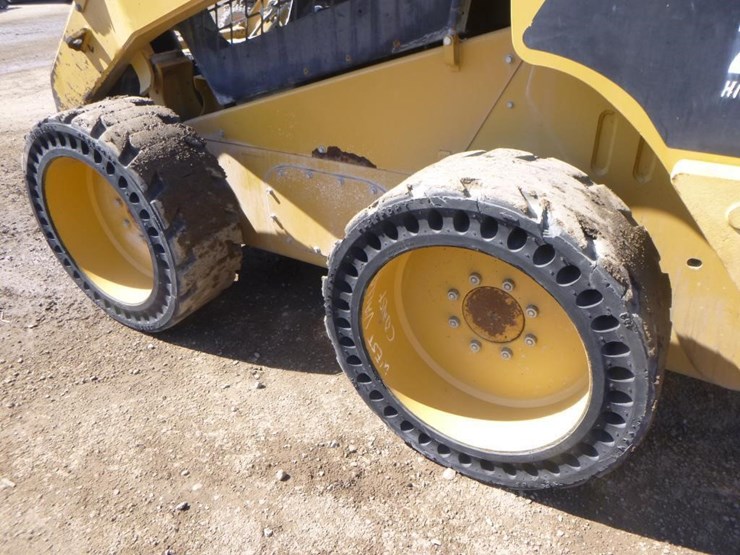 2010-caterpillar-246c-image-30