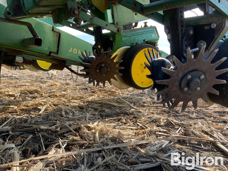 john-deere-7000-image-16