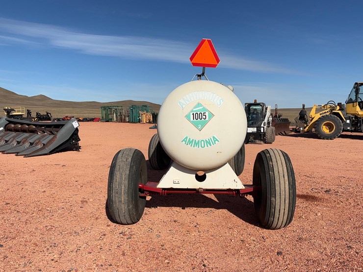 anhydrous-tank-with-trailer-image-7
