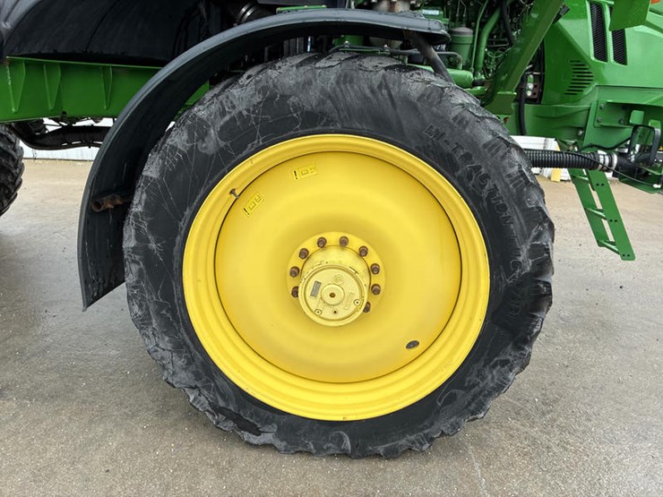 2015-john-deere-r4038-image-51