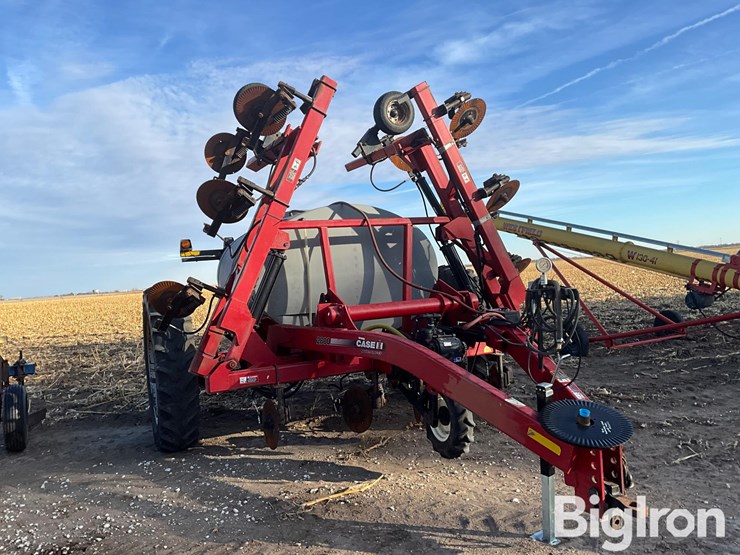 case-ih-2800-image-1