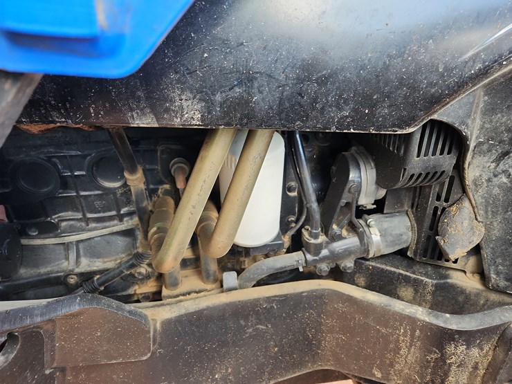 2010-new-holland-t7050-image-47