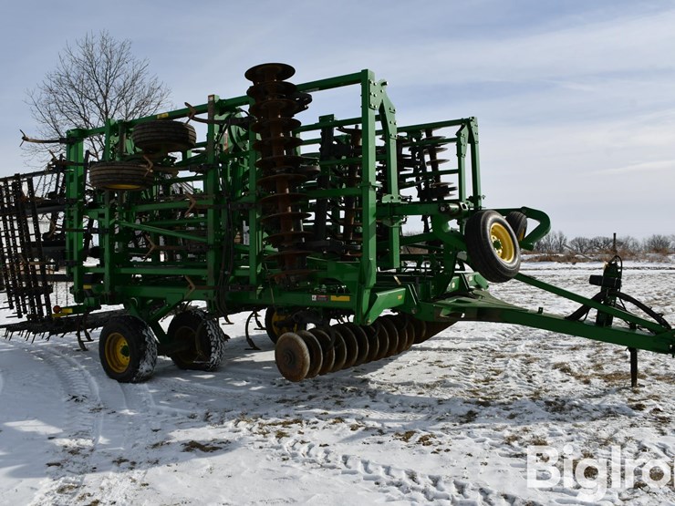 2011-john-deere-2310-image-3