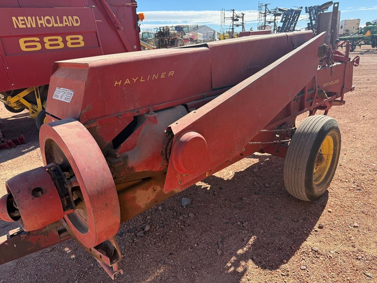 new-holland-275-image-6