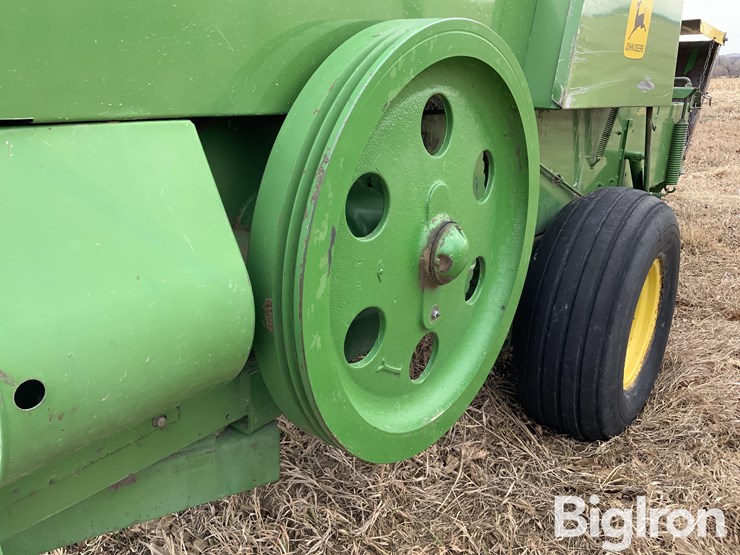 john-deere-336-image-15