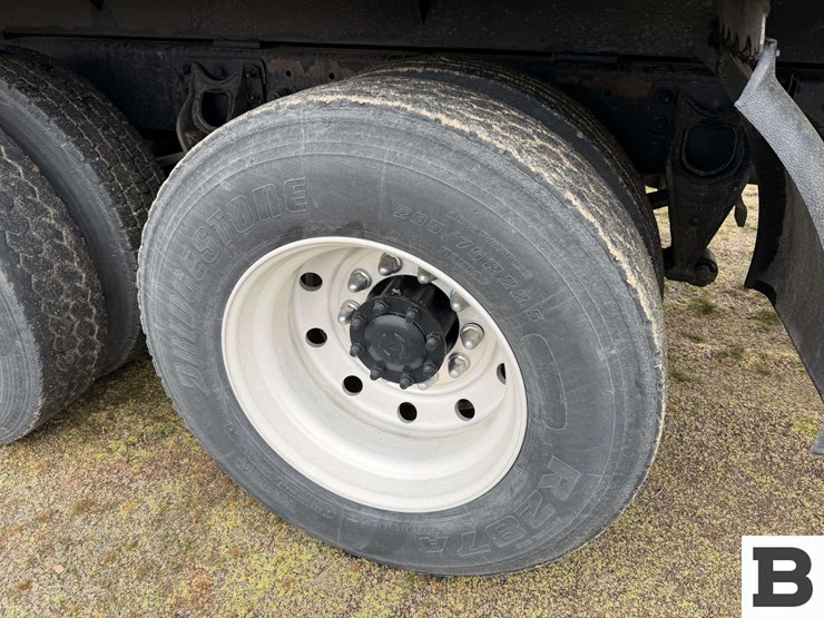 2001-international-9200-image-41