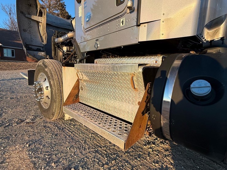 2017-kenworth-t800-image-20