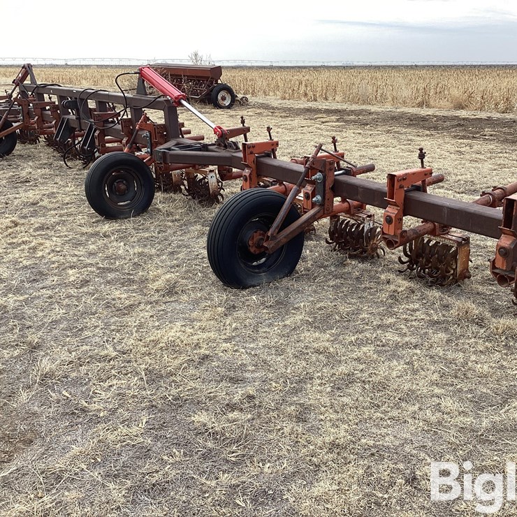 Lilliston 40’ 17R15 Cultivator