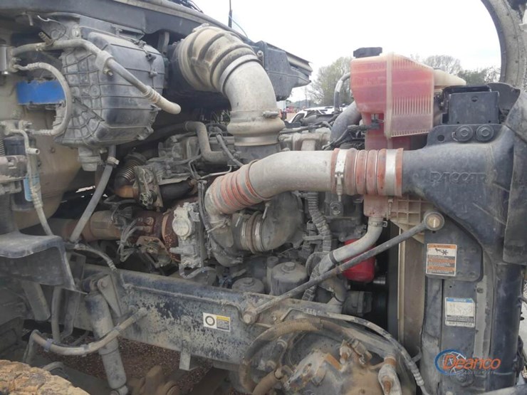 2016-kenworth-t880-image-12