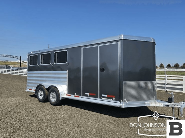 2024-featherlite-9400-73pt-3-h-horse-trailer-image-6