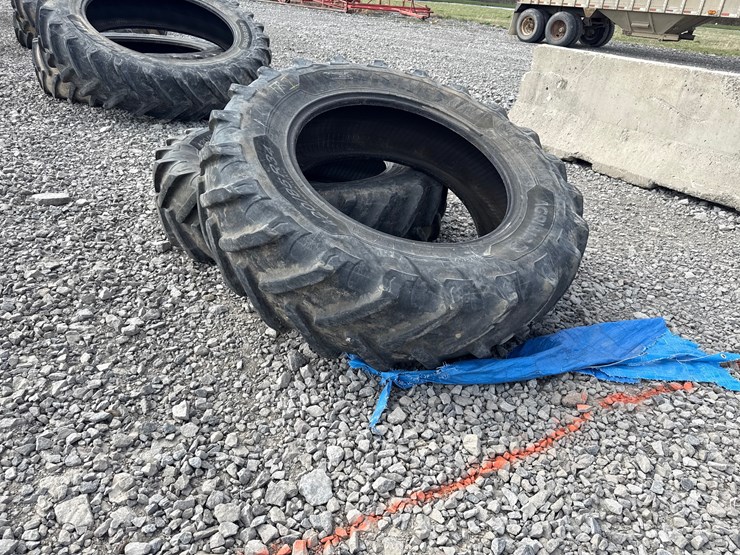 #39794-•-lot-of-(2)-420/85r34-tractor-tires-image-2