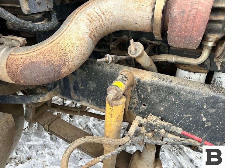 1999-freightliner-fld120-image-25