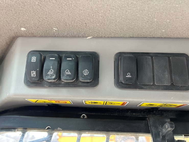 caterpillar-246d3-image-49