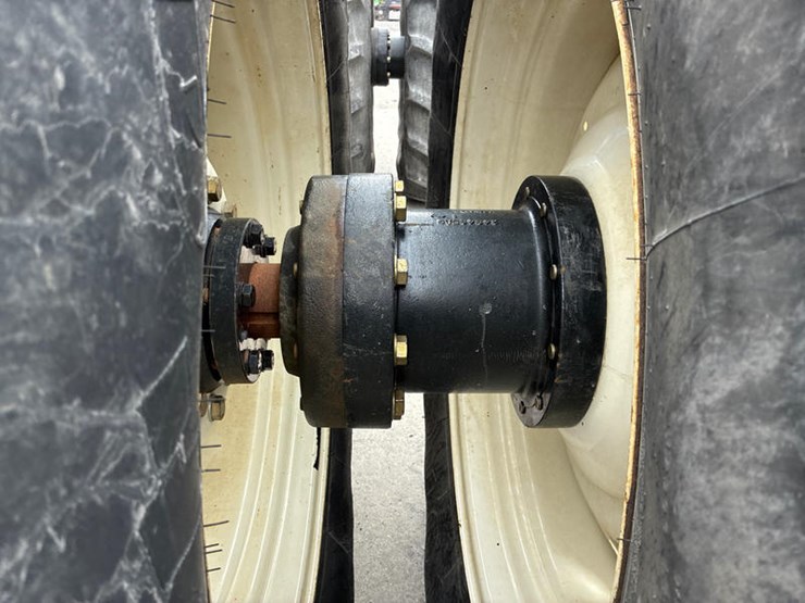 2013-new-holland-t9.505-image-42