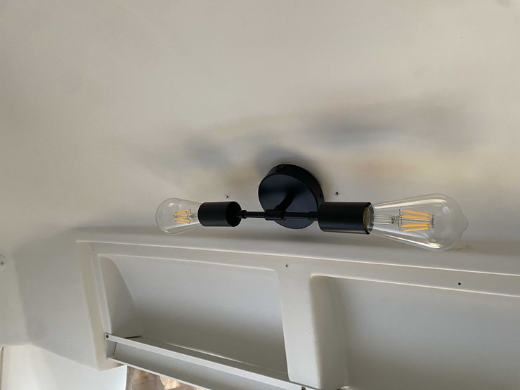 #1435-•-1978-airstream-land-yacht-31'---fully-remodeled,-road-ready-(has-wi-title)-(of)-image-23