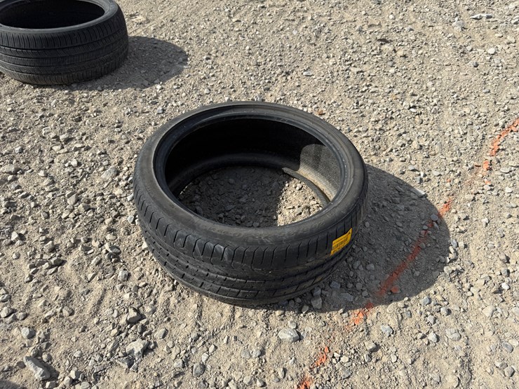 #27578-•-(1)-p-zero-265/35r20-tire-inv#-27578-image-2