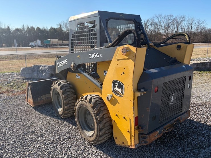 2016-deere-316gr-image-5