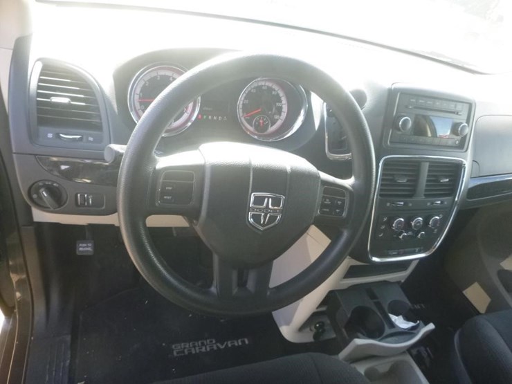 2012-dodge-grand-caravan-image-11