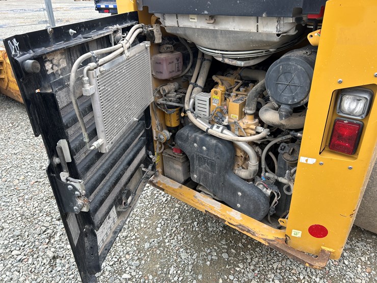 caterpillar-246d3-image-30