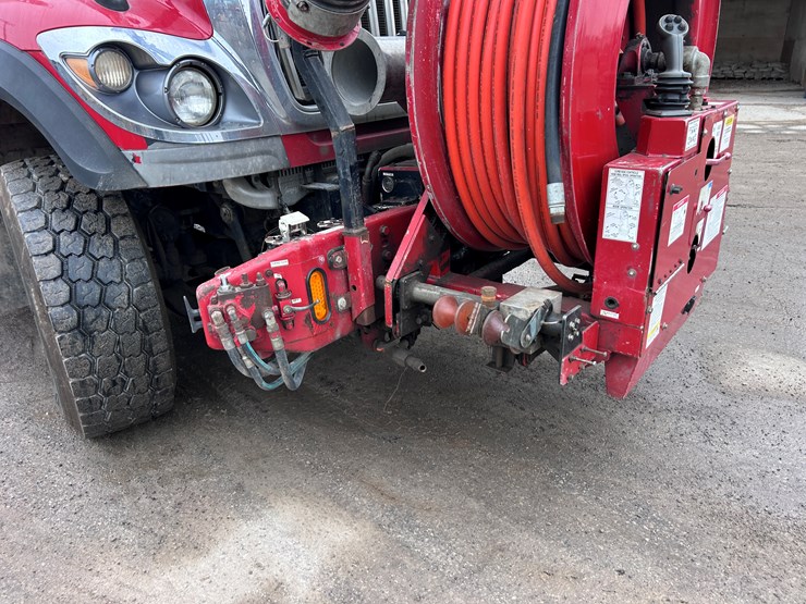 #1690-•-2013-international-7500-6x4-hydro-excavation-truck-image-25