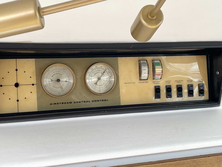 #1435-•-1978-airstream-land-yacht-31'---fully-remodeled,-road-ready-(has-wi-title)-(of)-image-97