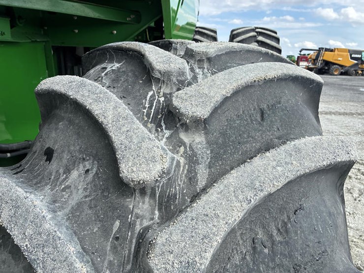 2013-john-deere-s680-image-53