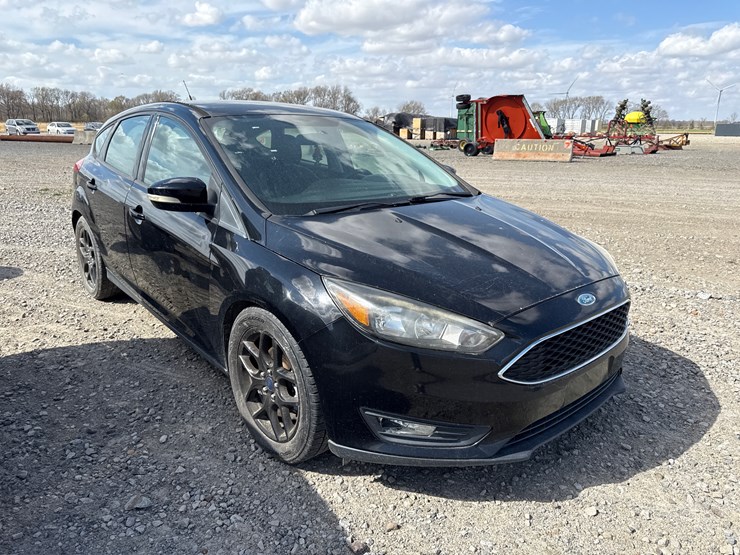 #35101-•-2016-ford-focus-hatch-back-1fadp3k28gl230543-inv#-35101-image-2