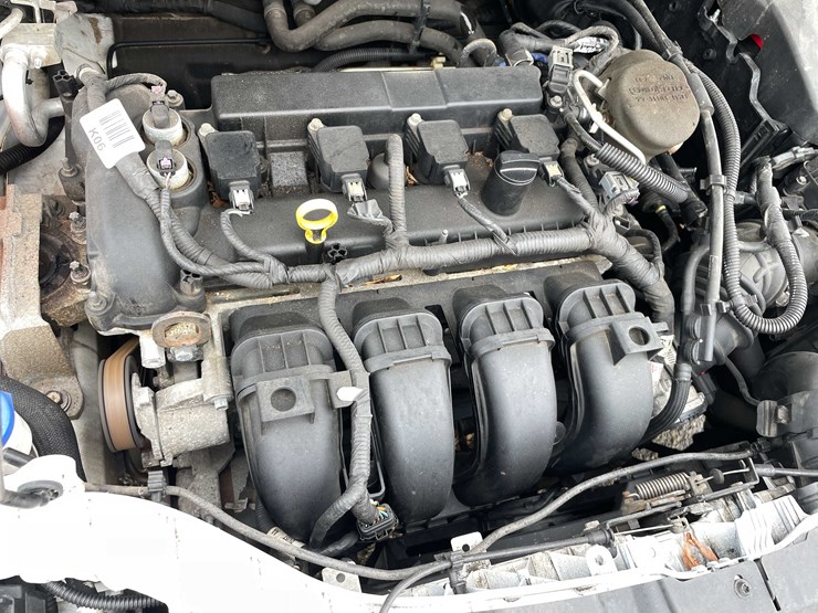 #1428-•-2015-white-ford-focus-se-sedan-(has-wi-title)-image-54