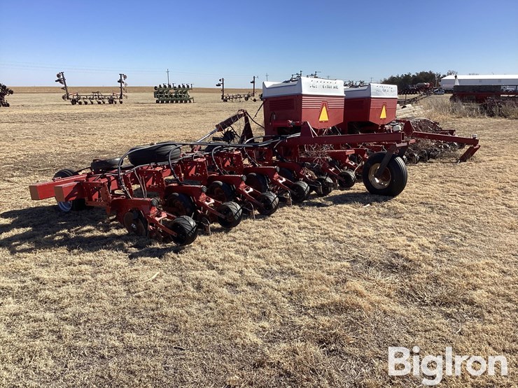 case-ih-16r30-planter-image-7