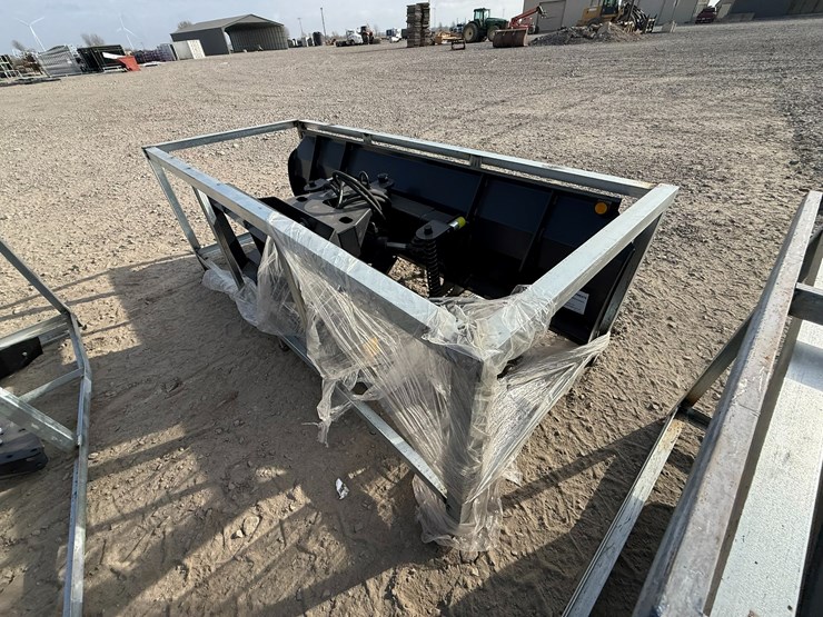 #2053-•-unused-jct-84"-skid-steer-dozer-blade-inv#-40785-image-4