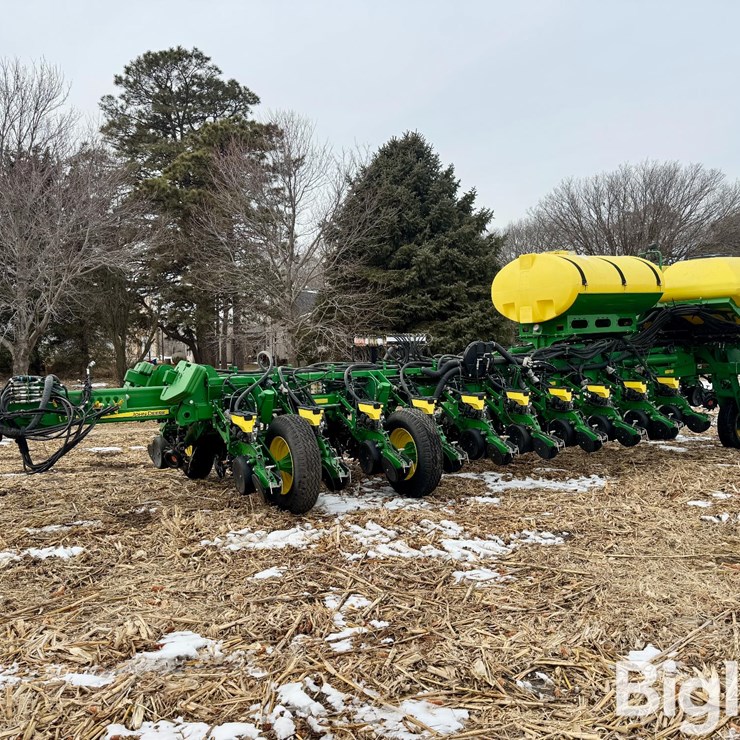 2015 JOHN DEERE 1775