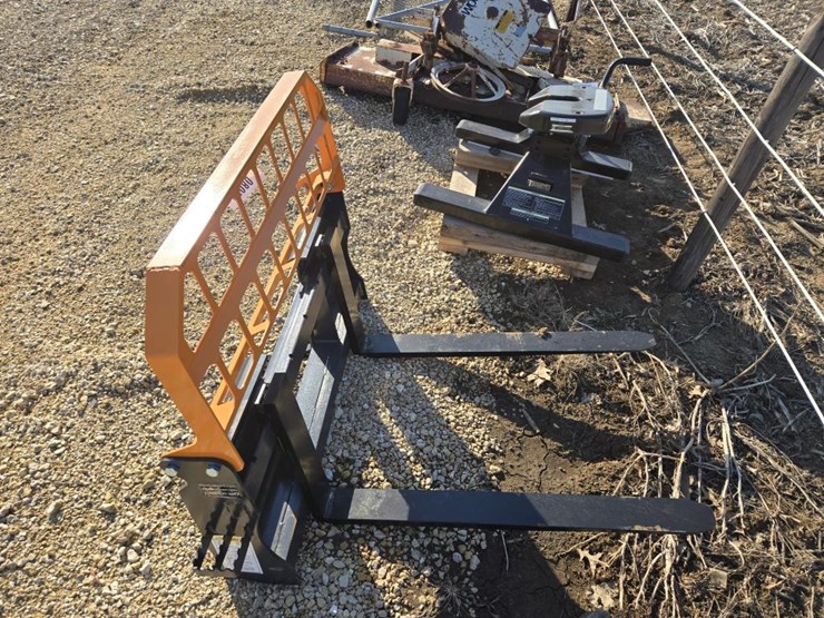 #8059-•-new-landhonor-48"-pallet-forks-image-1