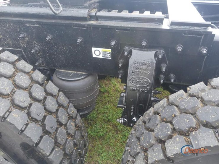 2025-peterbilt-567-image-6