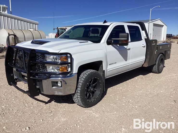 2019-chevrolet-silverado-2500-image-1