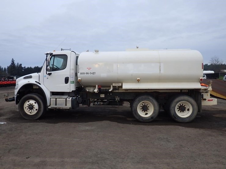 2016-freightliner-m2-15'-t/a-water-truck-image-8