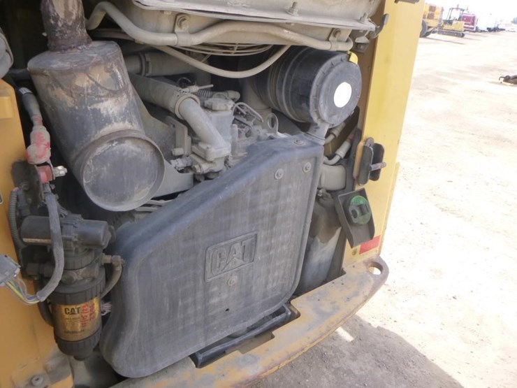 2009-caterpillar-246c-image-26