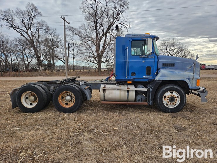 2000-mack-ch613-image-4