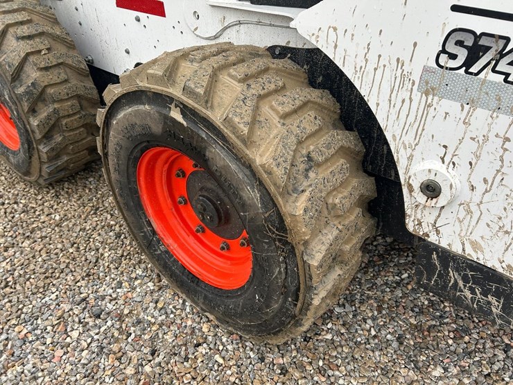 2023-bobcat-s740-image-15