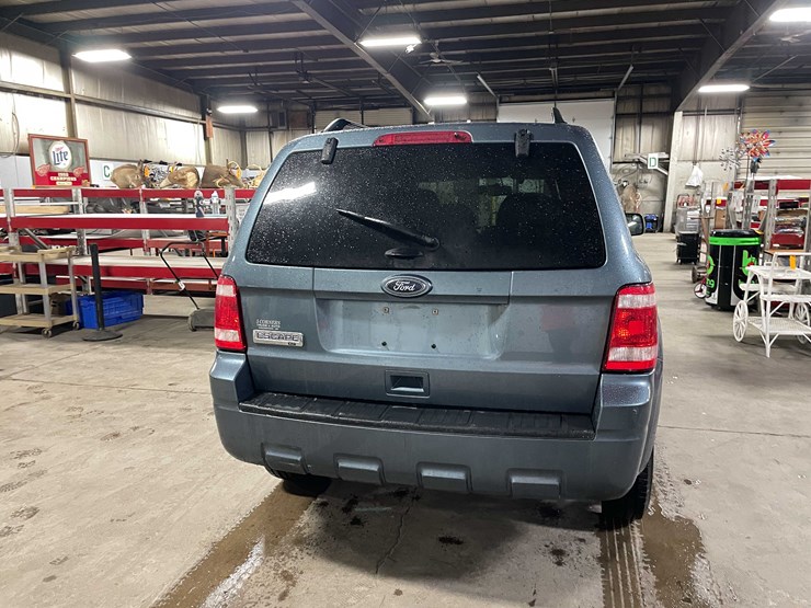 2011-ford-escape-image-6