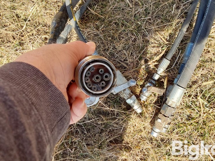 2017-vermeer-604n-image-11