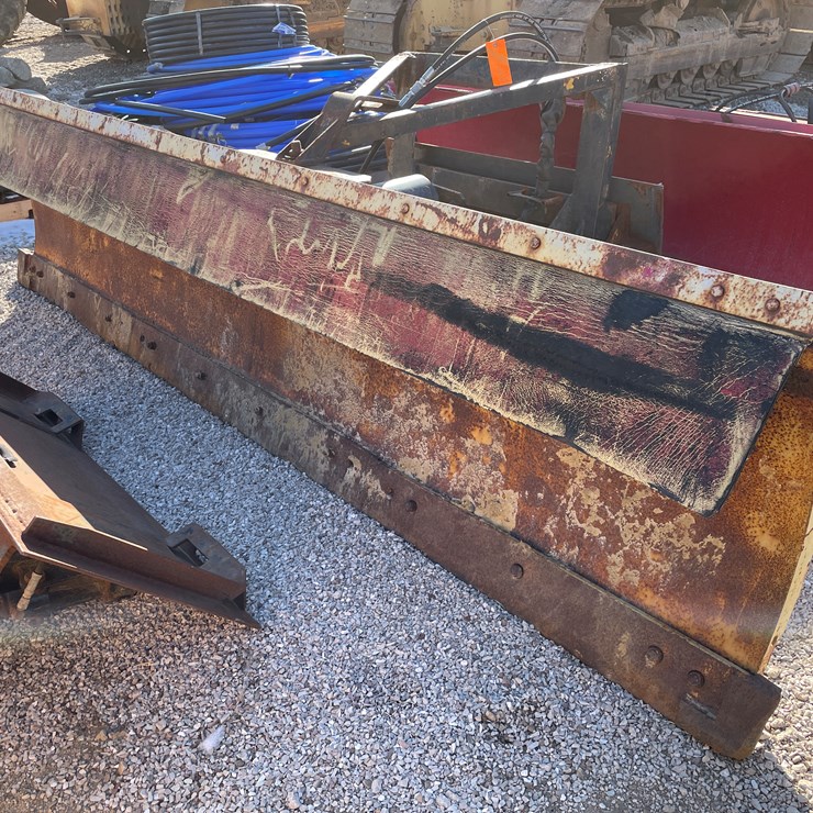 #6076 • Universal Mount Skidsteer Snow Pusher