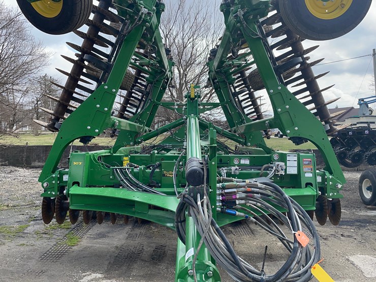 2022-john-deere-2660vt-image-15