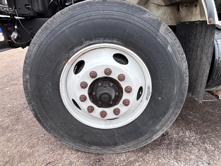 international-7400-image-65