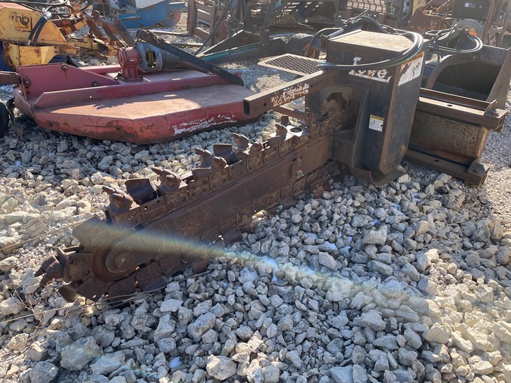 #6101-•-universal-mount-lowe-25c-trencher-image-1