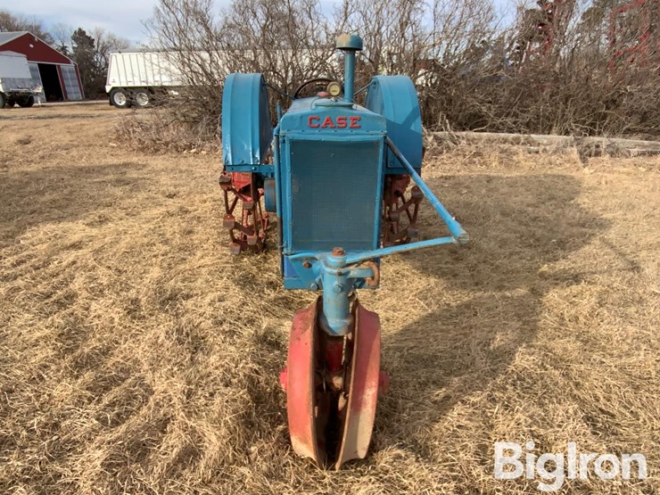 1930-case-cc-2wd-tractor-image-2