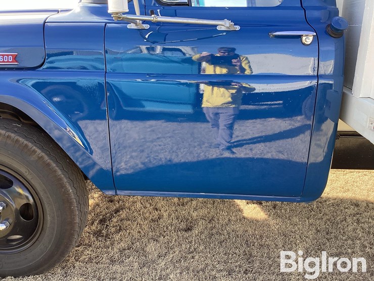 1960-ford-f600-image-17